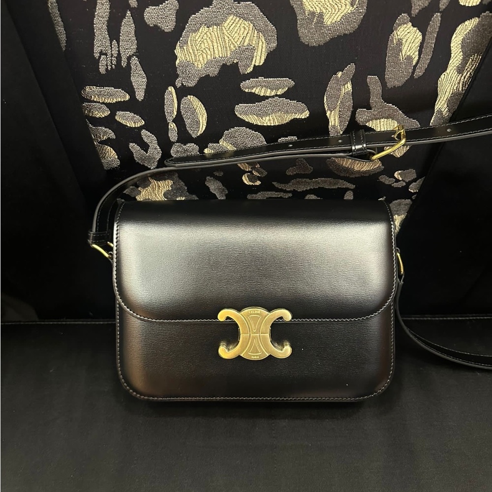 Like-New Celine Classique Triomphe Bag - Black Calfskin